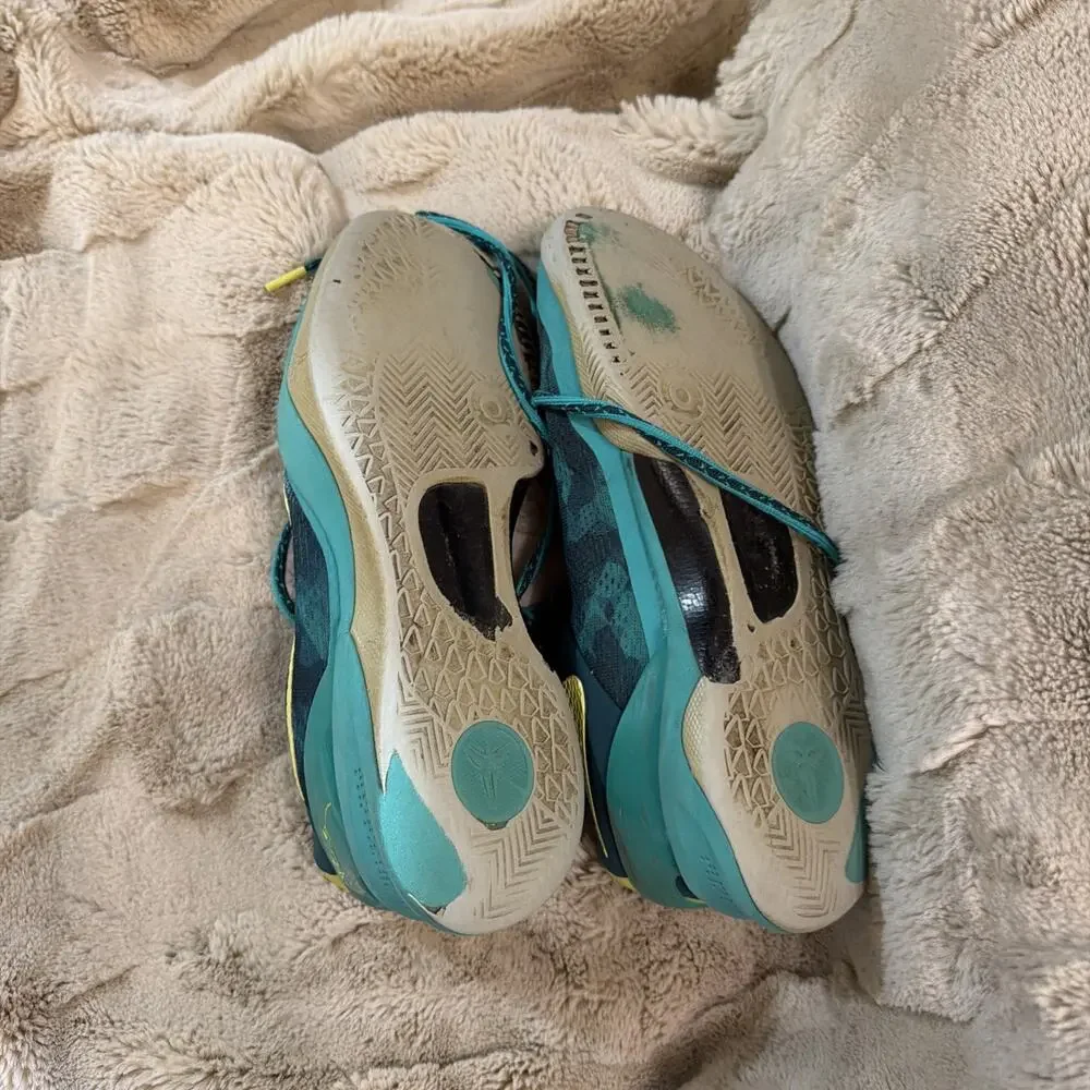 Size 9 - Nike Kobe 8+ Supernatural